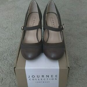 Journee Collection Women's Brown Mary Jane Shoes